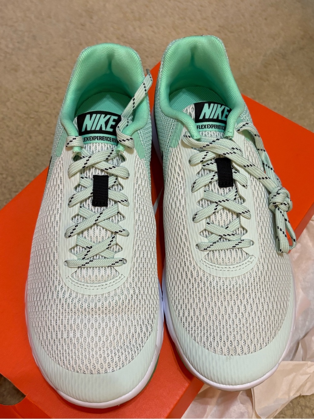 Nike Women's Flex Experience Running Sneakers Size 9 NWT